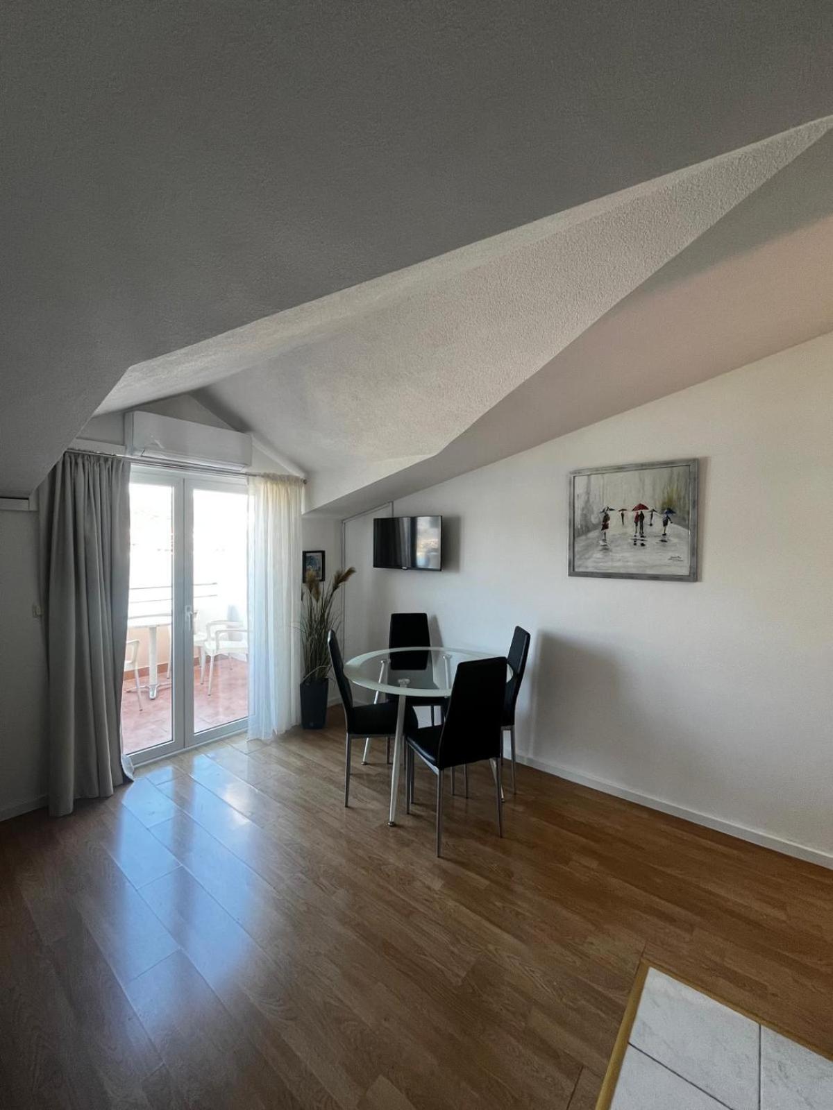 Apartments Kapetanovi Dvori Trogir Exterior photo